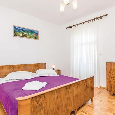 Awesome In Bregi Apartman