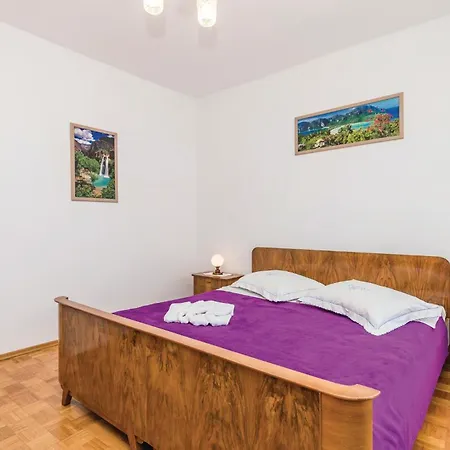 公寓 Lovely In Bregi With Wifi