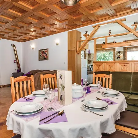 Lovely In Bregi With Wifi 公寓