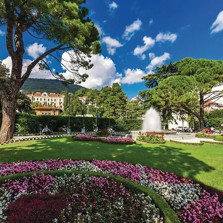 公寓 Lovely In Bregi With Wifi *