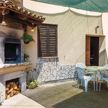 Apartment Lovely In Bregi With Wifi